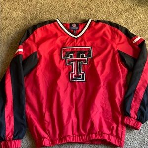 Men’s Large Texas Tech pullover with pockets.
